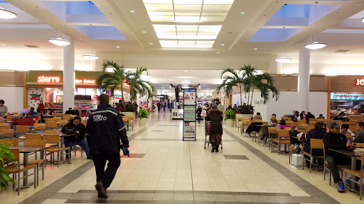 Shopping Mall «Golf Mill Shopping Center», reviews and photos, 239 Golf mill Center, Niles, IL 60714, USA