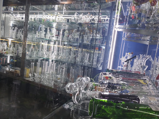 Tobacco Shop «Twisted Smoke Shop (Sunrise Plaza)», reviews and photos, 7777 Sunrise Blvd, Citrus Heights, CA 95610, USA