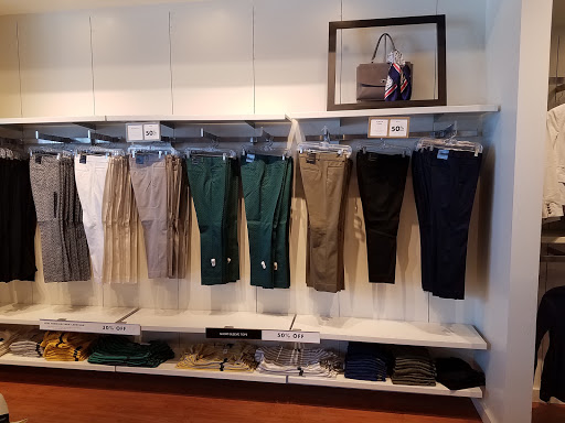 Clothing Store «Banana Republic Factory Store», reviews and photos, 70 Worcester-Providence Turnpike #627, Millbury, MA 01527, USA