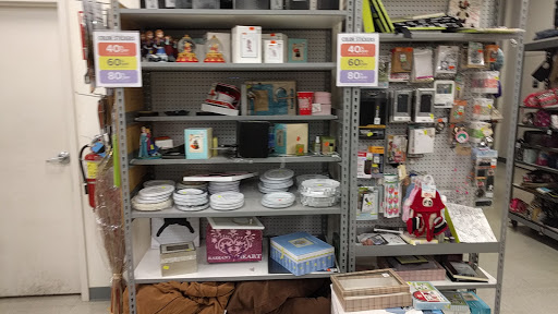 Home Goods Store «Tuesday Morning», reviews and photos, 6230 Rolling Rd, West Springfield, VA 22152, USA