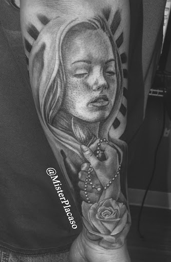 Explore girlfriend name tattoo ideas on chest, creative tattoo ideas in Tulia, available at Mister Placasos Tattoo Shop
