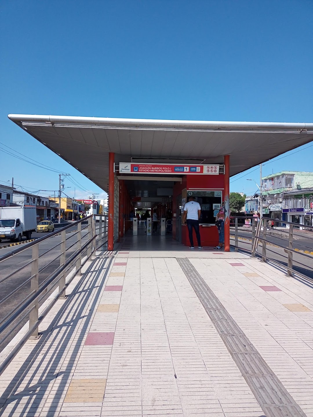 Estación de Transmetro Joaquín Barrios Polo