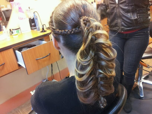 Beauty Salon «Nicole Dominican Beauty Salon», reviews and photos, 5009 N Broad St, Philadelphia, PA 19141, USA