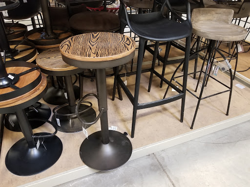 Home Goods Store «At Home», reviews and photos, 5901 Mercury Dr, Dearborn, MI 48126, USA