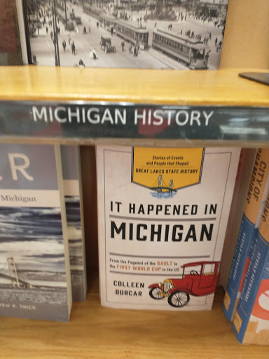Book Store «Schuler Books & Music», reviews and photos, 1982 W Grand River Ave, Okemos, MI 48864, USA
