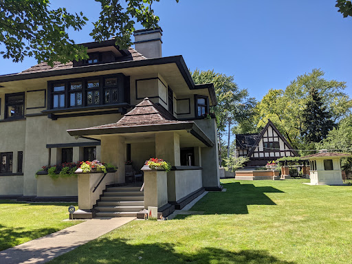 Frank Lloyd Wright Home & Studio image 9