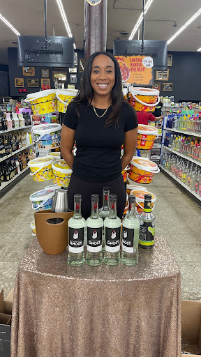 Liquor Store «Holiday Liquor», reviews and photos, 5900 South Fwy, Fort Worth, TX 76134, USA