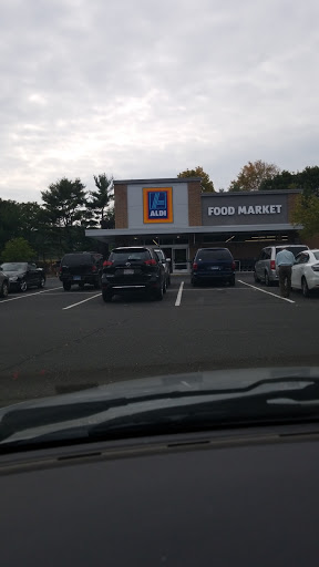 Supermarket «ALDI», reviews and photos, 320 E Elm St, Torrington, CT 06790, USA