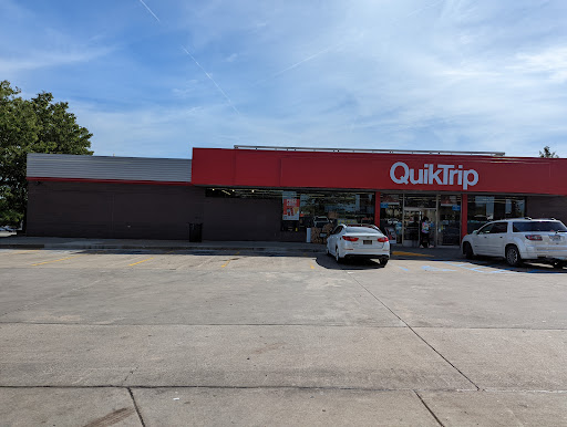 Gas Station «QuikTrip», reviews and photos, 1140 W Pearce Blvd, Wentzville, MO 63385, USA