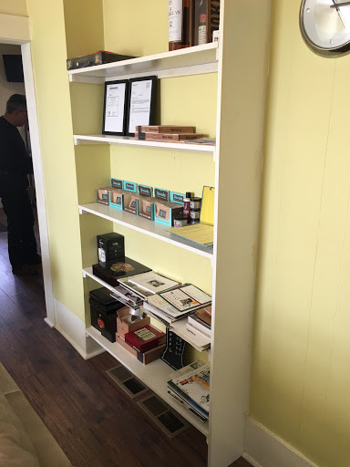 Tobacco Shop «Stogies Cigars and Lounge», reviews and photos, 55 E Olentangy St, Powell, OH 43065, USA
