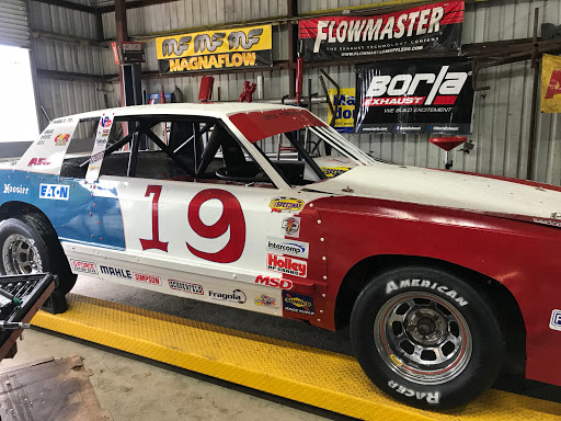 Tire Shop «Minute Man Muffler Glass Repair», reviews and photos, 919 W Court St, Seguin, TX 78155, USA