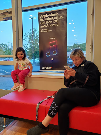 Cell Phone Store «Verizon», reviews and photos, 55 Westport Ave, Norwalk, CT 06851, USA