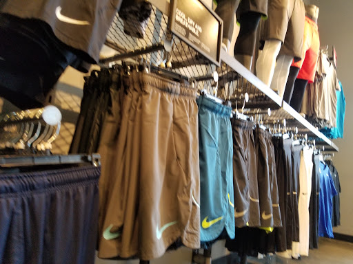 Clothing Store «Nike Factory Store», reviews and photos, 1553 Retherford St c080, Tulare, CA 93274, USA