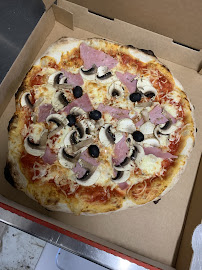 Photos du propriétaire du Pizzas à emporter Le Chalet à pizzas à Montignac-Lascaux - n°2