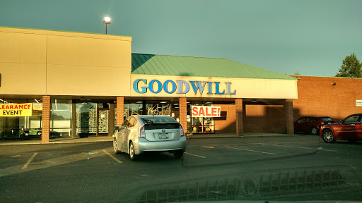 Goodwill, 2611 Ellwood Rd, New Castle, PA 16101, Thrift Store