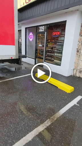 Liquor Store «Lynbrook Wine & Liquor», reviews and photos, 325 Sunrise Hwy, Lynbrook, NY 11563, USA
