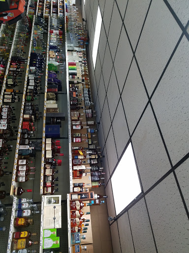 Liquor Store «Huckleberry Liquor Beer & Wine Store», reviews and photos, 2872 Washtenaw Ave, Ypsilanti, MI 48197, USA
