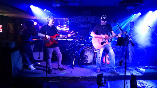 Bar & Grill «The Crossing Bar & Grill», reviews and photos, 7281 Hacks Cross Rd, Olive Branch, MS 38654, USA