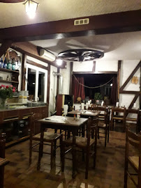 Atmosphère du Restaurant français Au four à bois à Arcy-sur-Cure - n°3