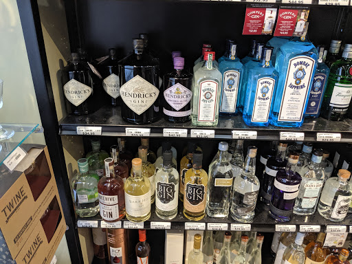 Liquor Store «Pearl Specialty Market & Spirits», reviews and photos, 900 NW Lovejoy St, Portland, OR 97209, USA