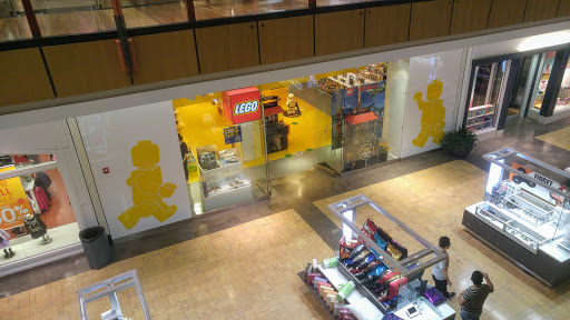 Toy Store «The LEGO Store», reviews and photos, 55 W County Center Dr, Des Peres, MO 63131, USA