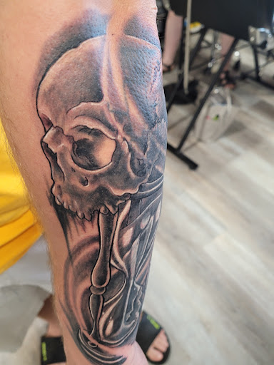Tattoo Shop «Bombshell Tattoo & Body Piercing», reviews and photos, 1 E Eau Claire St, Rice Lake, WI 54868, USA