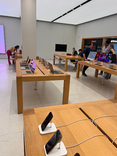 Apple Third Street Promenade image