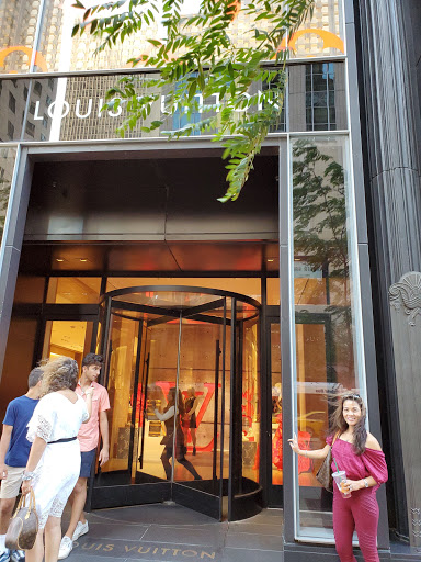 Louis Vuitton stores Chicago