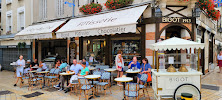 Atmosphère du Restaurant Pâtisserie Chocolaterie Bigot à Amboise - n°2
