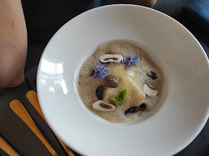 Photo n°21 de Les Pêcheries Ligériennes / La Cabane à Matelot : restaurant - boutique - balades en bateau - cours de cuisine - traiteur à Bréhémont ()