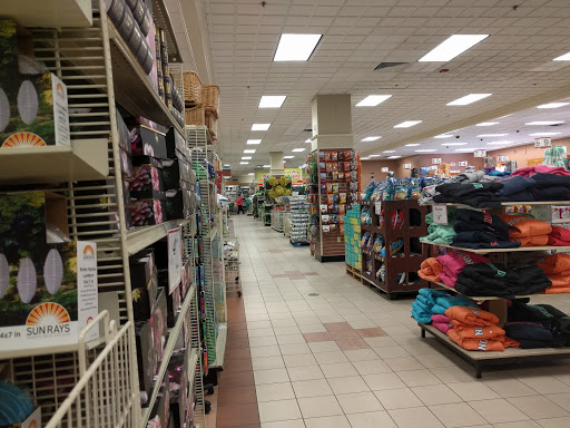 Home Goods Store «Christmas Tree Shops», reviews and photos, 28-34 Broadway, Lynnfield, MA 01940, USA