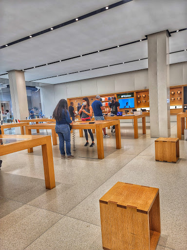 Apple Sherman Oaks image