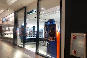 CHANEL BEAUTY BOUTIQUE WARSAW image