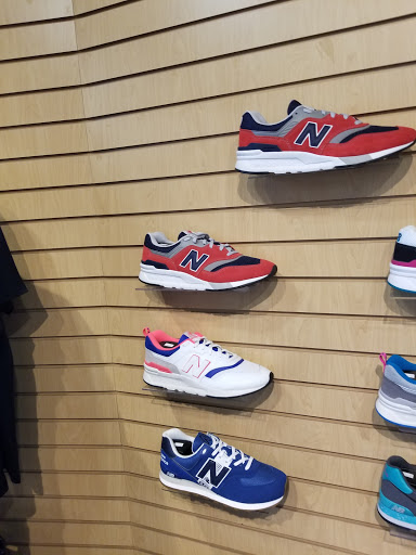 Shoe Store «New Balance Chicago», reviews and photos, 2369 N Clark Street, Chicago, IL 60614, USA