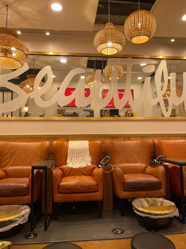 Nail Salon «Pink Toes Nail Bar & Spa», reviews and photos, 111 S Field St, Dallas, TX 75202, USA