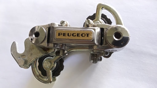 Bicycle Store «Roberts Cycle Shop Chicago», reviews and photos, 7054 N Clark St, Chicago, IL 60626, USA