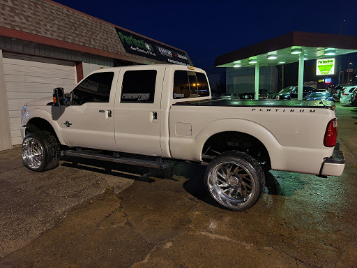 Car Detailing Service «Perfection Auto & Detailing», reviews and photos, 914 E Oakland Ave, Bloomington, IL 61701, USA