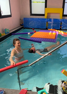 SWIMMING COOL / Caroline BLANC Maître Nageur Sophrologue : bébés nageurs, cours de natation, relaxation aquatique, Aquaphobie à Belleville-en-Beaujolais
