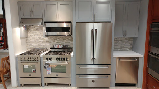 Appliance Store «P.C. Richard & Son», reviews and photos, 1345 Sunrise Hwy, Bay Shore, NY 11706, USA