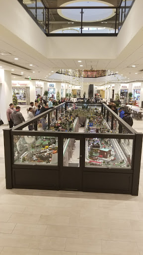 Shopping Mall «The Shops At Kenilworth», reviews and photos, 800 Kenilworth Dr, Towson, MD 21204, USA