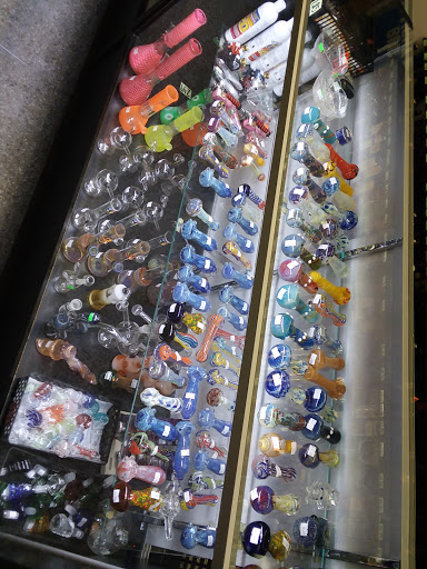 Liquor Store «Liquor Wheel», reviews and photos, 3445 E McDowell Rd, Phoenix, AZ 85008, USA