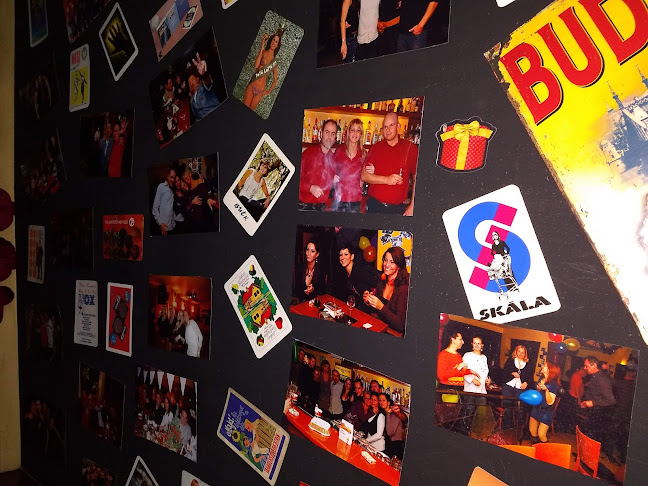 Nyitvatartás: Pók Café