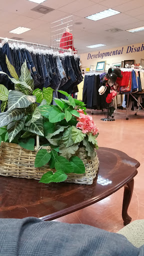 Thrift Store «Goodwill Jensen Beach Boutique & Donation Center», reviews and photos