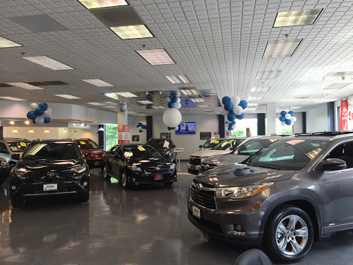 Toyota Dealer «Rivera Toyota of Mt. Kisco», reviews and photos, 325 N Bedford Rd, Mt Kisco, NY 10549, USA