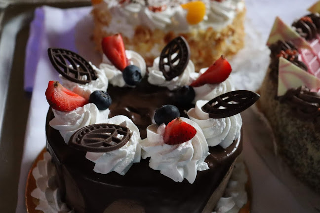 Hozzászólások és értékelések az Cukrászüzem-ról