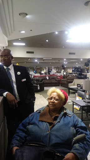 Furniture Store «Art Van Furniture - Warren - 8 Mile», reviews and photos, 13855 East 8 Mile Road, Warren, MI 48089, USA