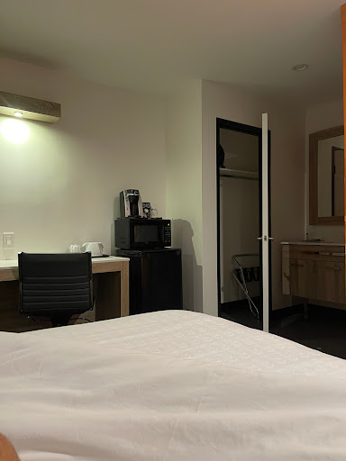 Canoga Hotel image