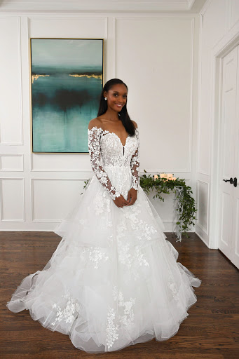 Bridal Shop «Blue House Bridal», reviews and photos, 31 S Rangeline Rd, Carmel, IN 46032, USA