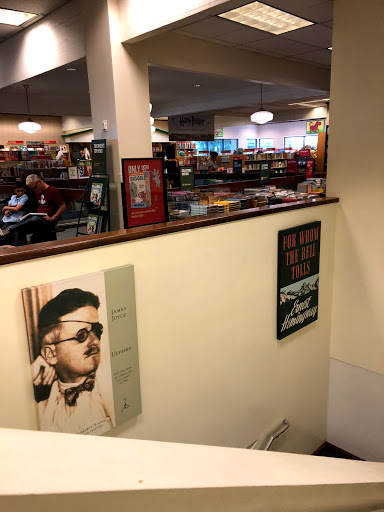 Book Store «Barnes & Noble», reviews and photos, 13400 Maxella Ave, Marina Del Rey, CA 90292, USA
