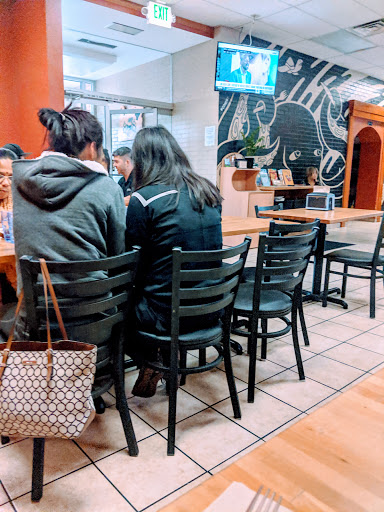 Shopping Mall «Cedar Hills Shopping Center», reviews and photos, 10180 SW Park Way, Portland, OR 97225, USA